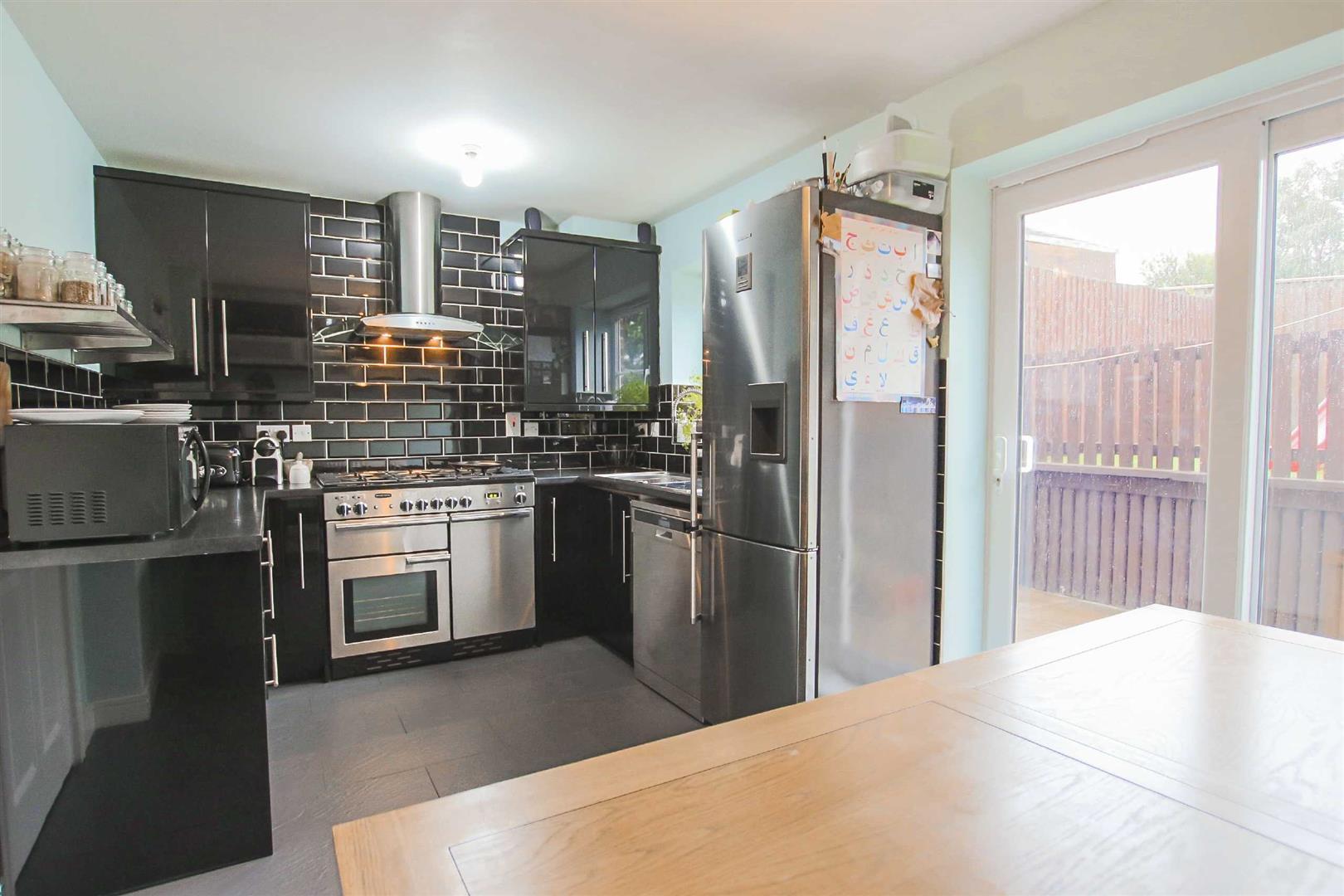 3 Bed Townhouse House For Sale - Main Image